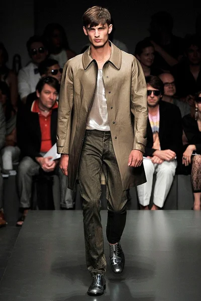 Look 26